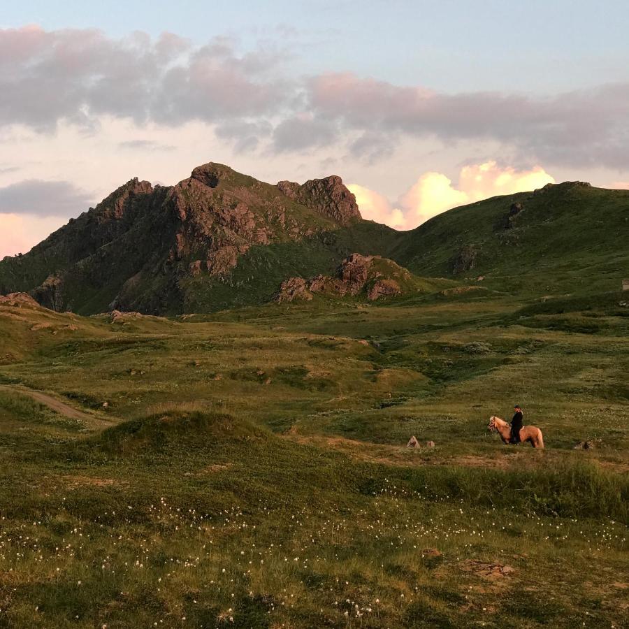 Flo Lofoten Nature Escape Valberg Exterior photo